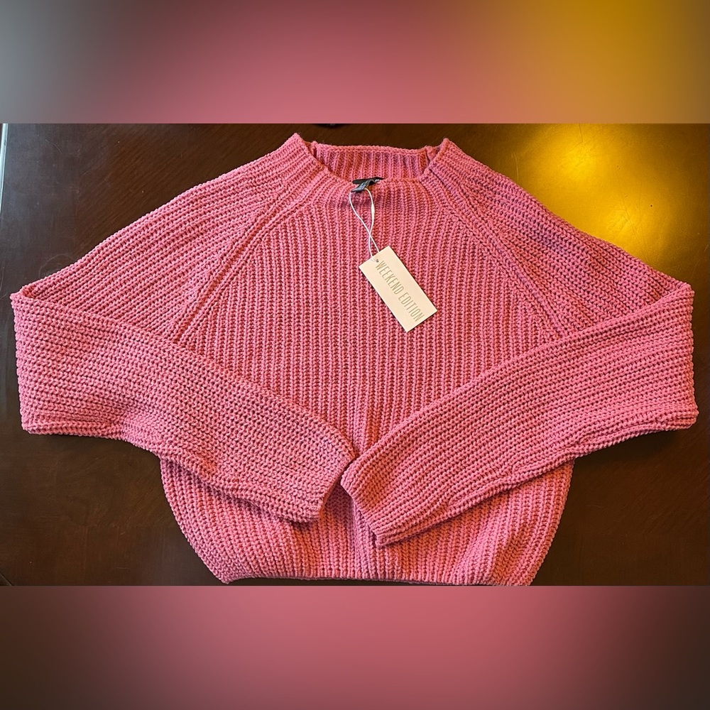 NWT- STREETWEAR SOCIETY -Pink Cropped Knit Sweater-Size Small